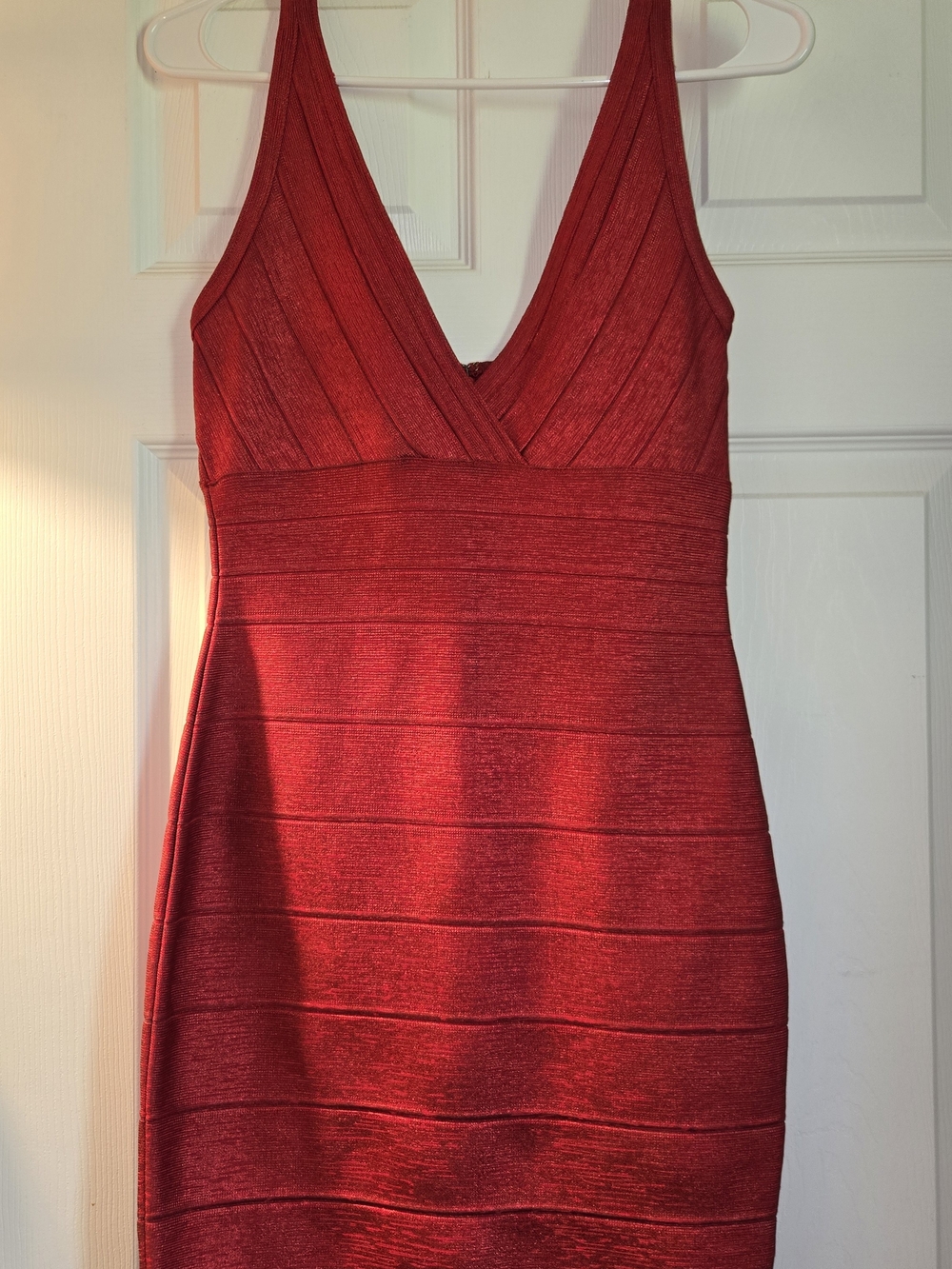 Guess Marciano Sexy Red V‑Neck Mini Bandage Dress